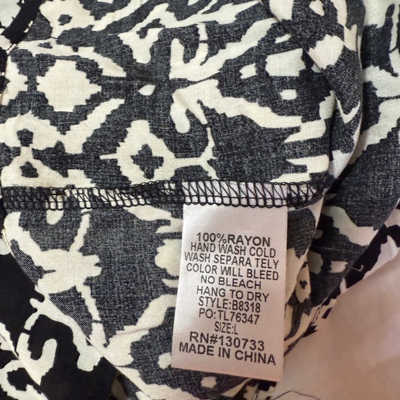 Umgee USA Womens Black White Boho Blouse Size Large Rayon Peasant Tunic Top - Picture 7 of 8